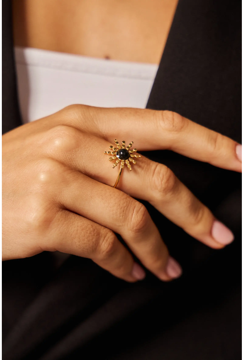 Bague soleil pierre noire – Élégante & lumineuse
